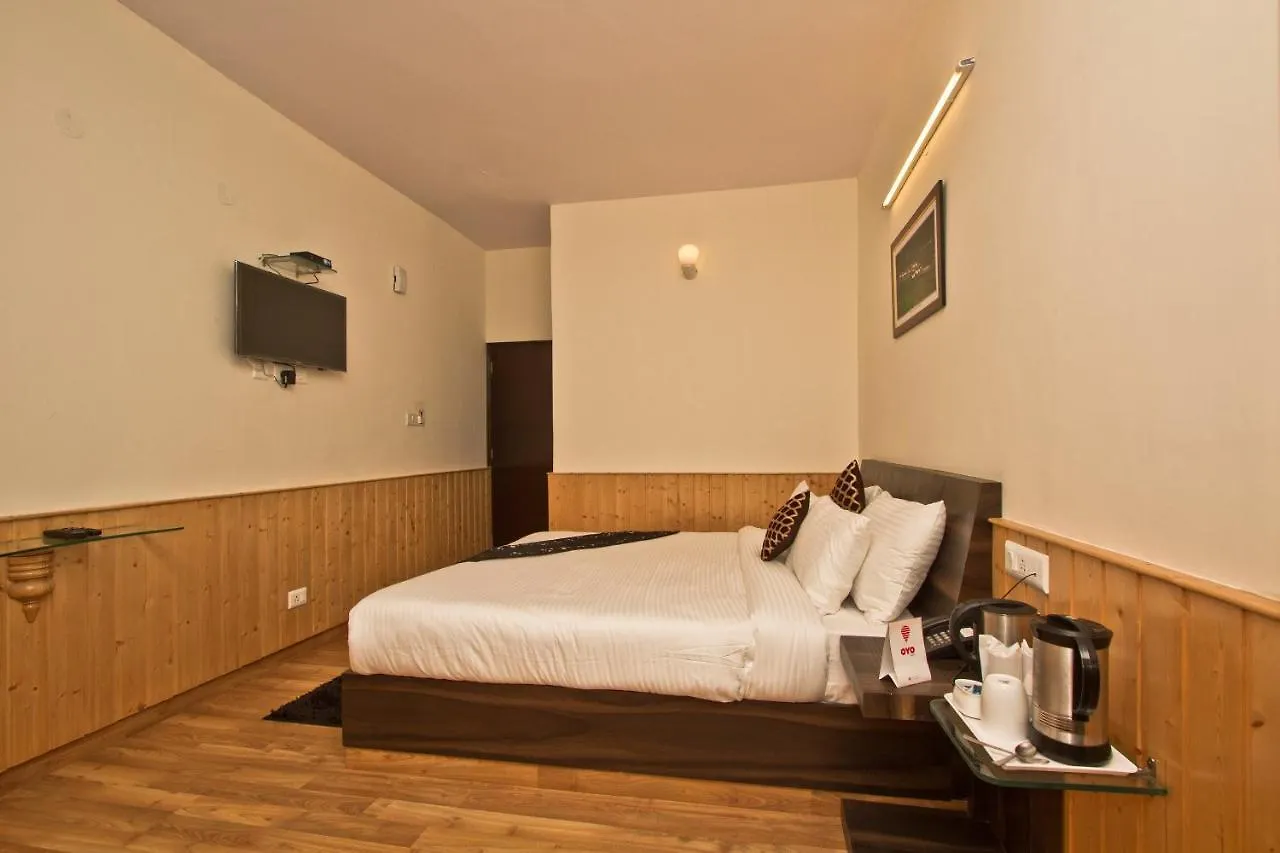 Oyo 8421 Flagship Hotel Seven Hills Shimla 3*,