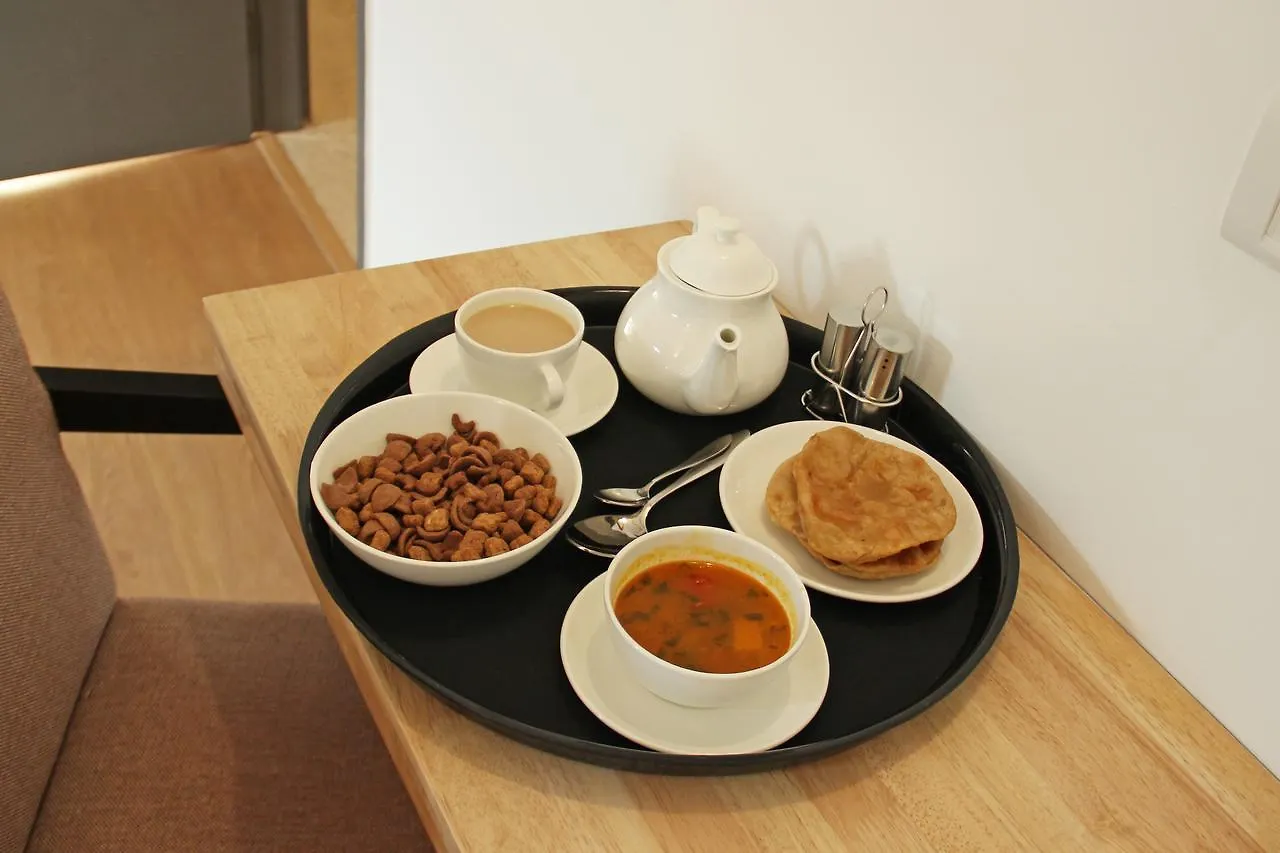 Oyo 8421 Flagship Hotel Seven Hills Shimla 3*,